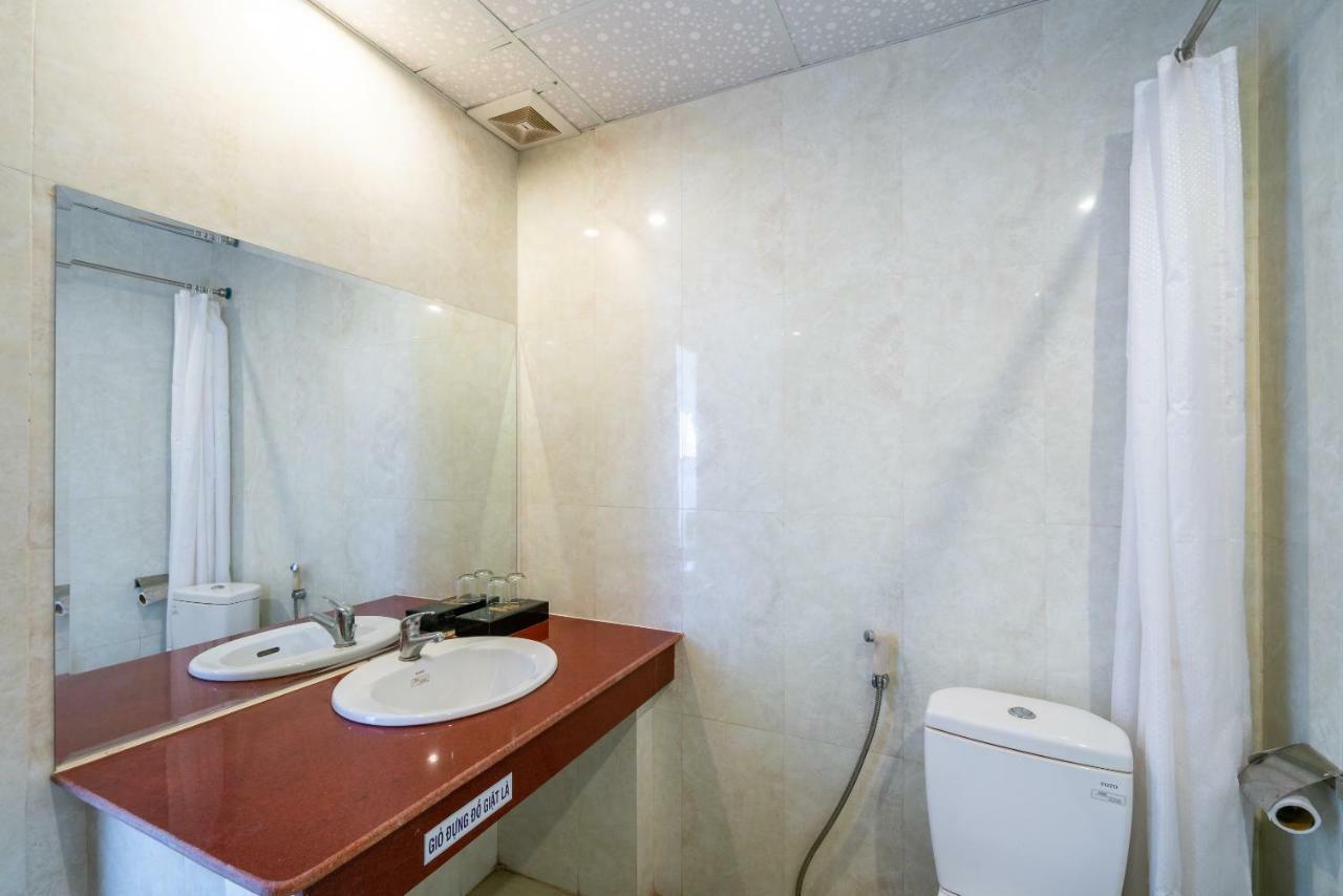 Oyo 375 Hoa Binh Hotel Da Nang Buitenkant foto