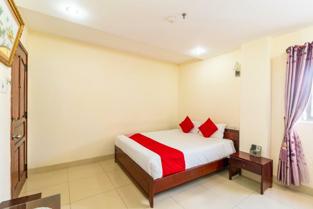 Oyo 375 Hoa Binh Hotel Da Nang Buitenkant foto