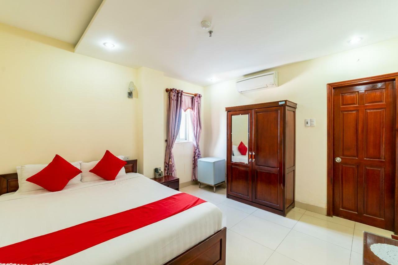 Oyo 375 Hoa Binh Hotel Da Nang Buitenkant foto