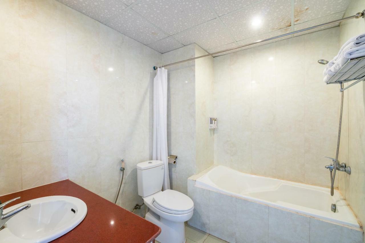 Oyo 375 Hoa Binh Hotel Da Nang Buitenkant foto